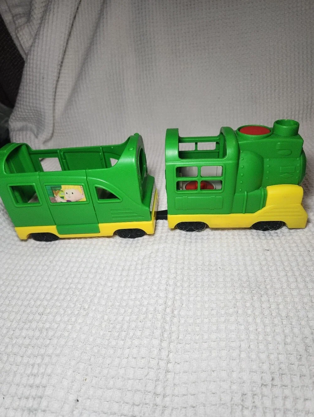 Fisher-Price Little People Yellow & Green Train, 2 Piece 2016 WORKING
